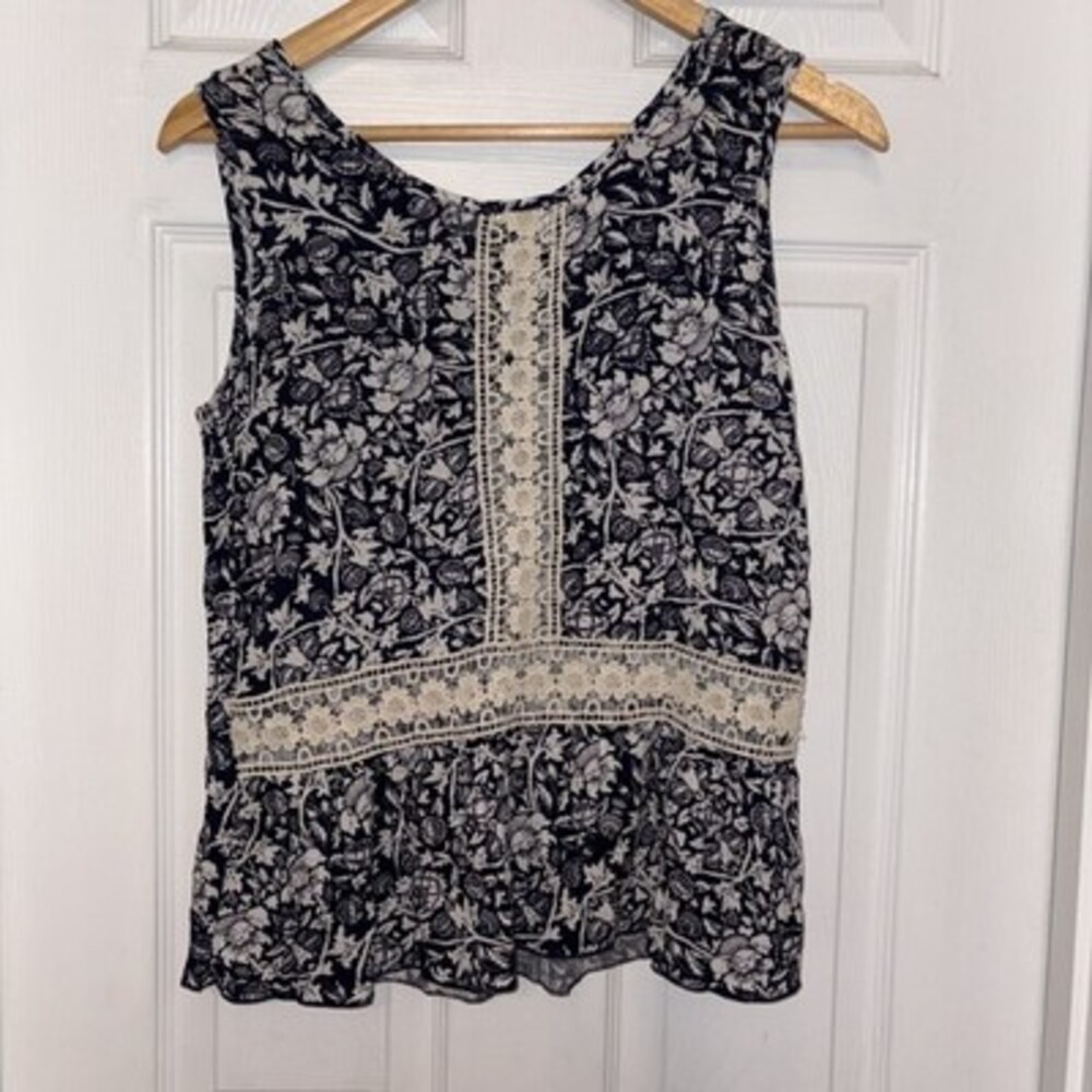 NWT Blue Boutique Brand, Peplum, Navy & Floral Crocheted, Tank Top, Size Small
